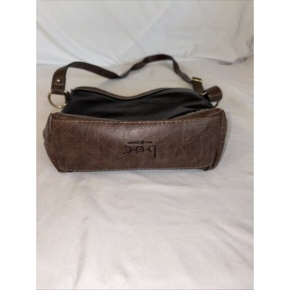 b.o.c. Born Concept Marwick Charging Crossbody Bag - Picture 3 of 15